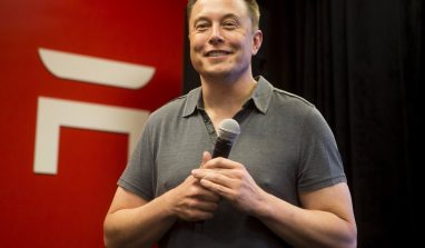 Elon Musk Reveals Tesla’s Autopilot Arrival